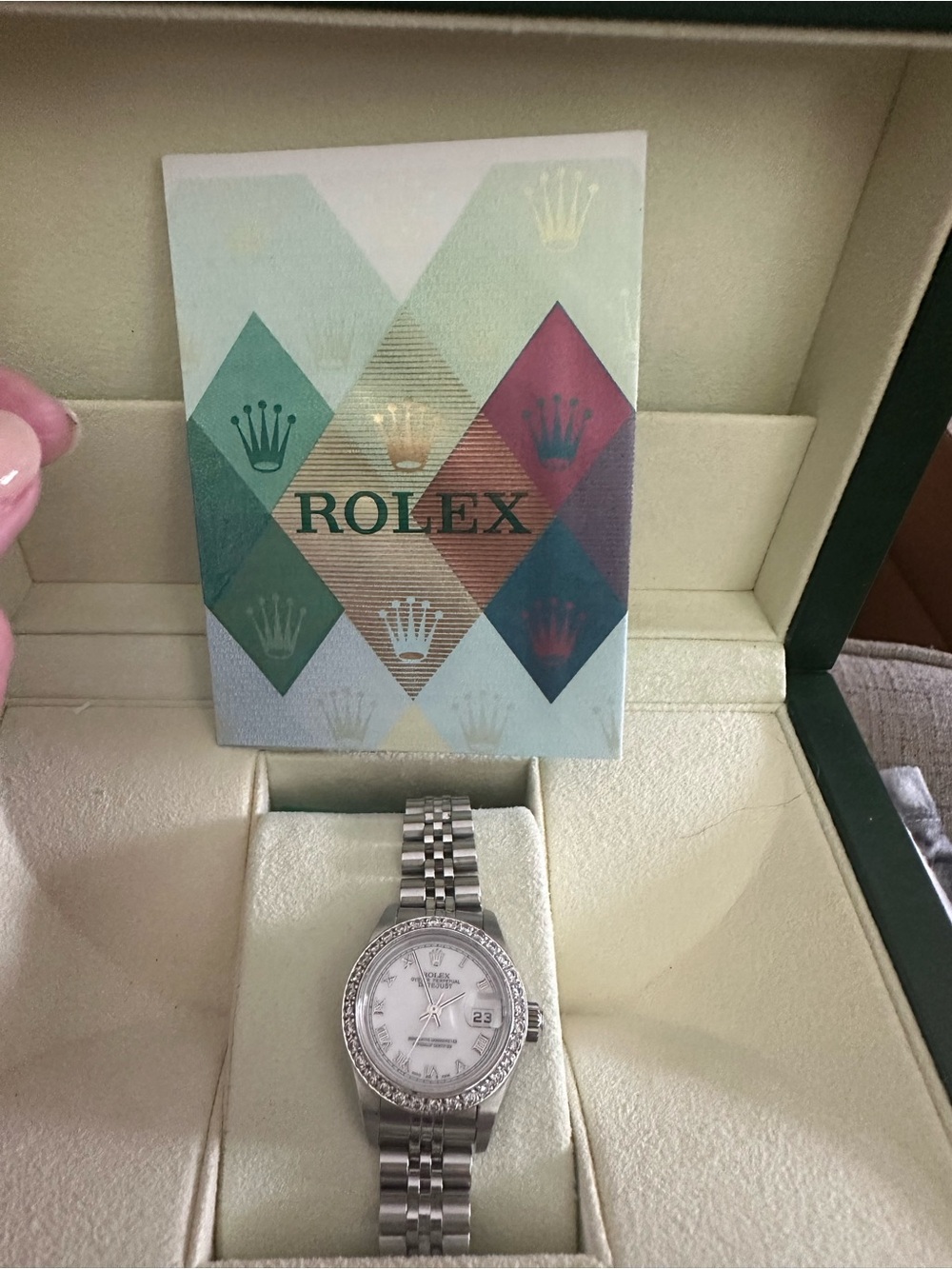 Ladies Rolex DateJust with diamond bezel also 18kt fluted bezel - Picture 6 of 11